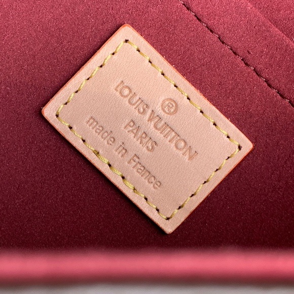 Louis Vuitton Classic Monogram Crossbody Bag - Picture 9 of 9